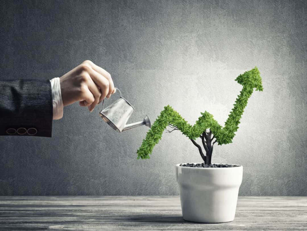 Czy warto inwestować w fundusze inwestycyjne? Odkryj zalety i ryzyka